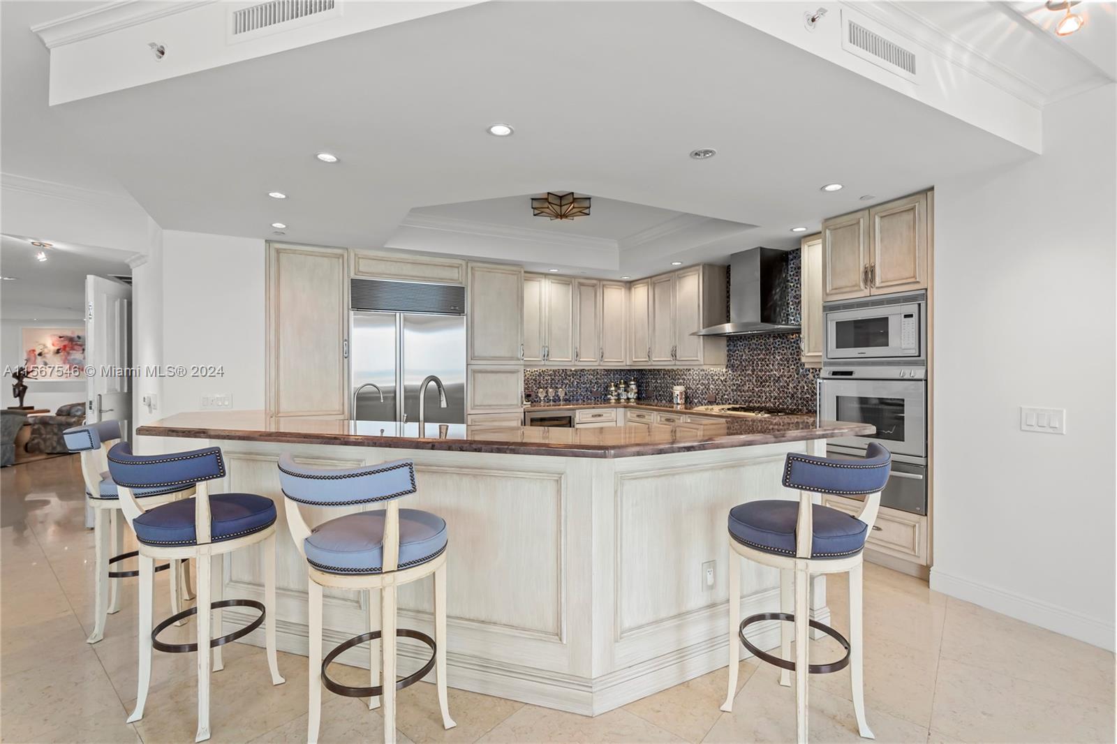 6000 Island Blvd # 2206