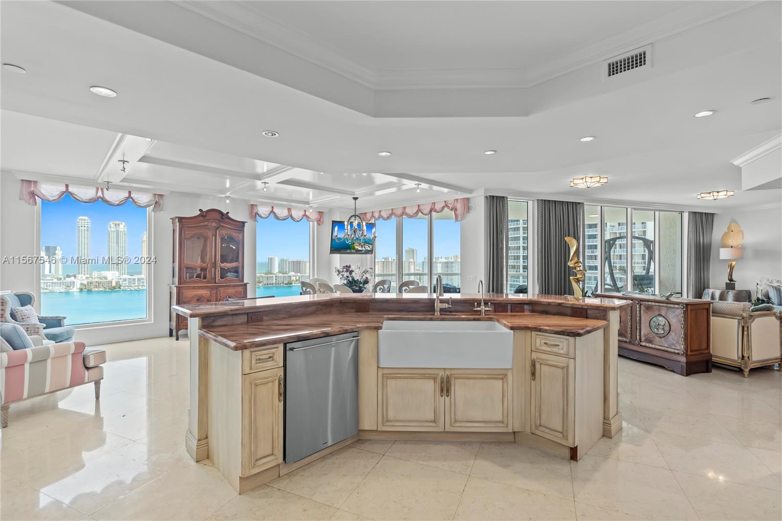 6000 Island Blvd # 2206