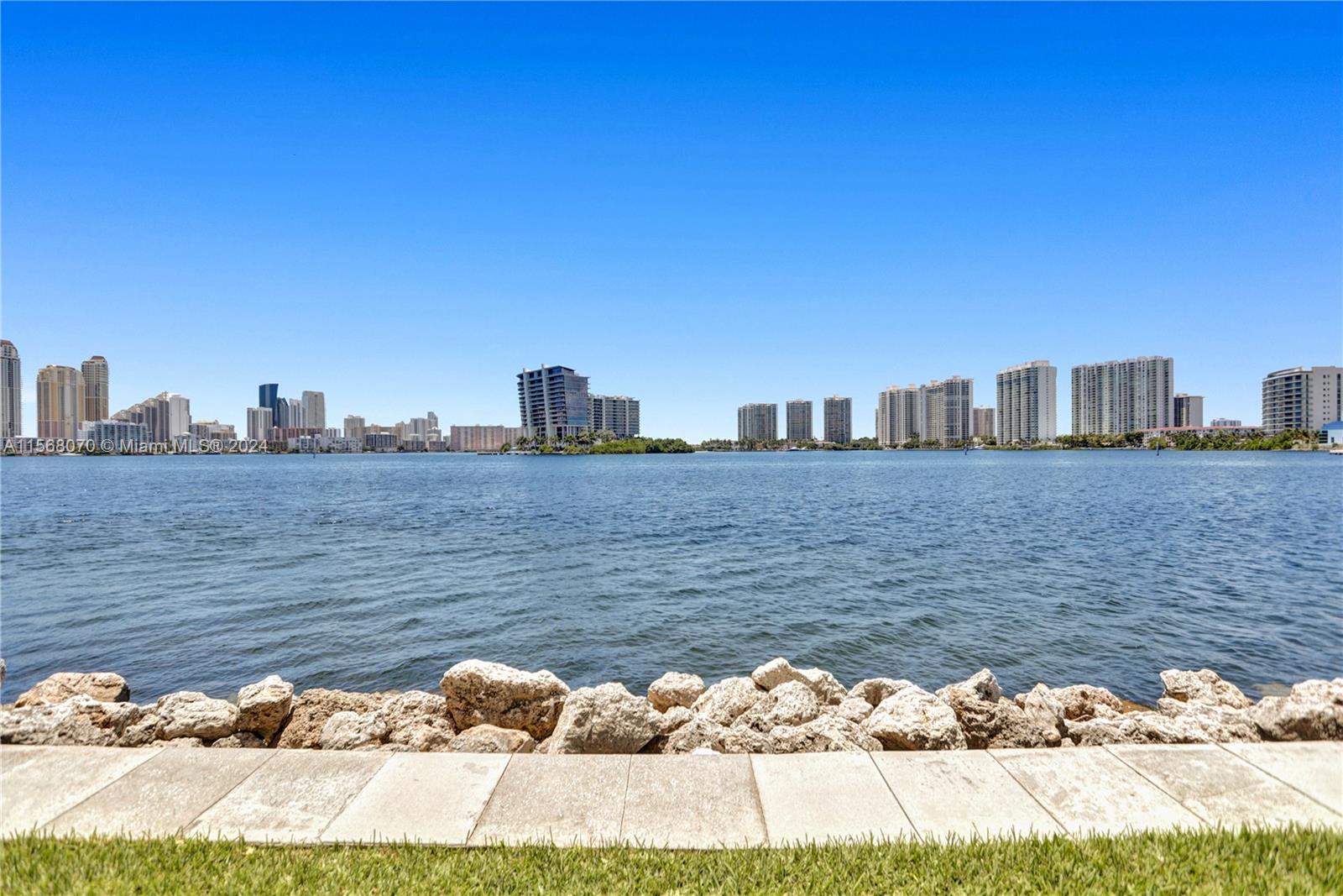 3530 Mystic Pointe Dr # 2110