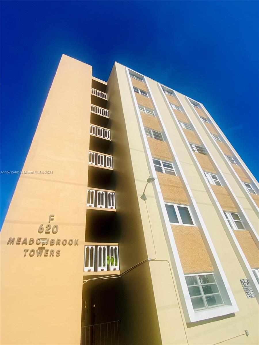 620 NE 12th Ave # 103