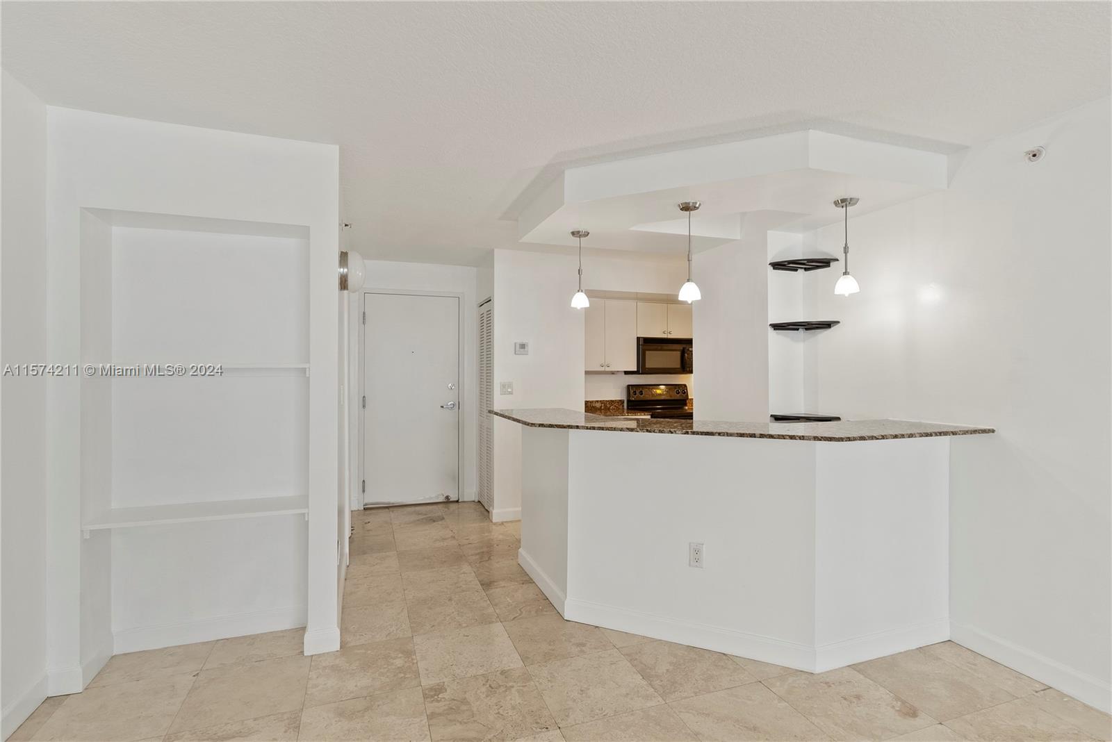 6917 Collins Ave # 608
