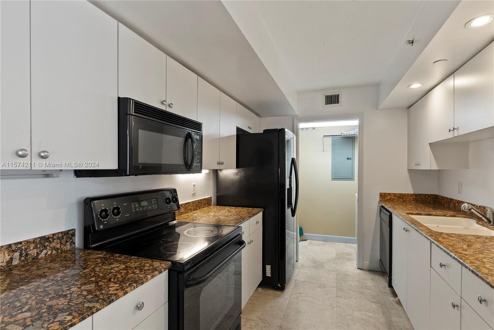 6917 Collins Ave # 608