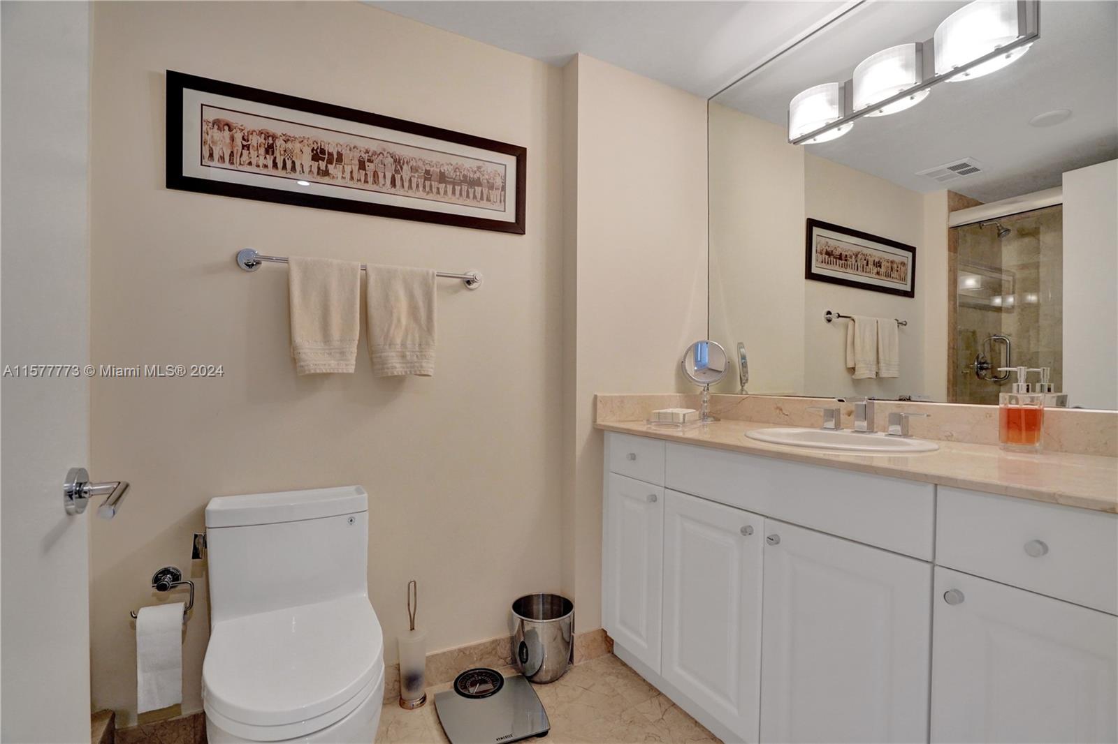 20201 E Country Club Dr # 1406