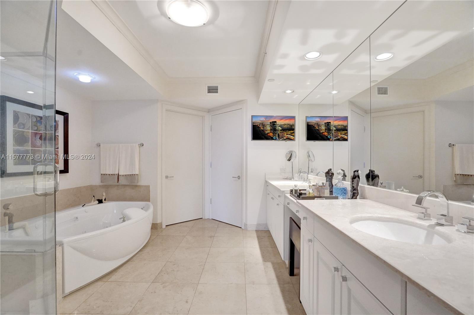 20201 E Country Club Dr # 1406