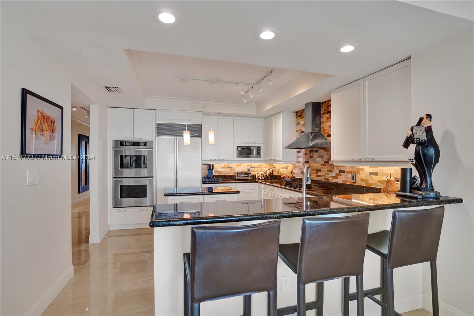 20201 E Country Club Dr # 1406