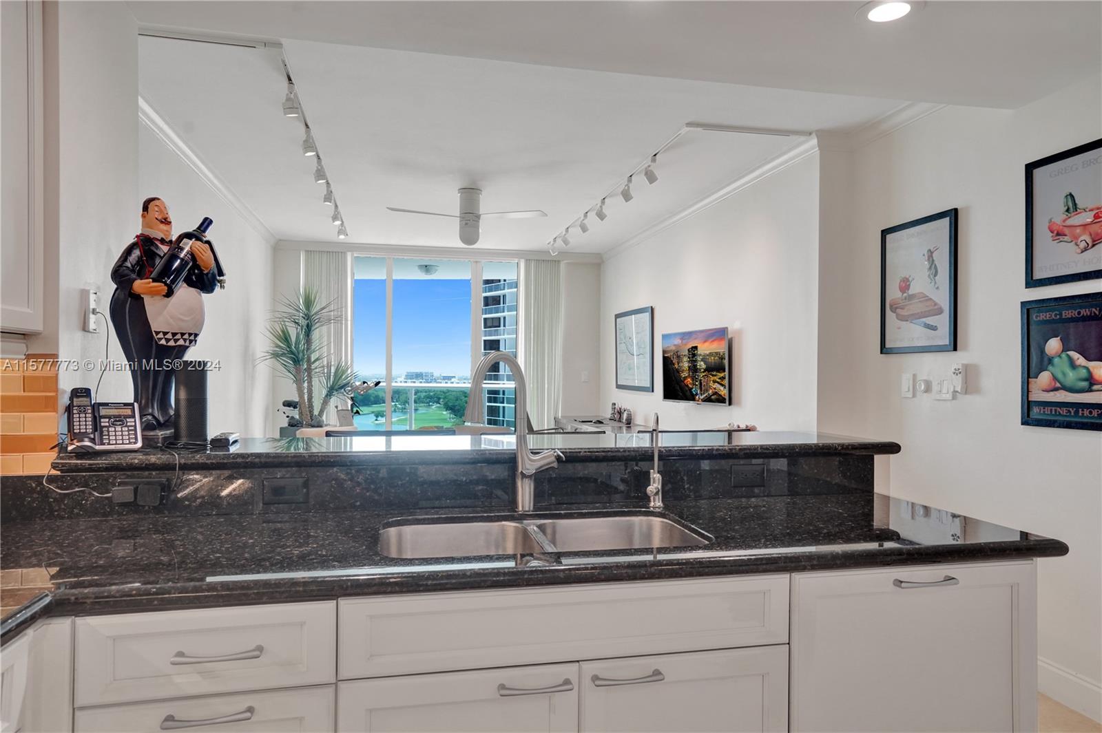 20201 E Country Club Dr # 1406
