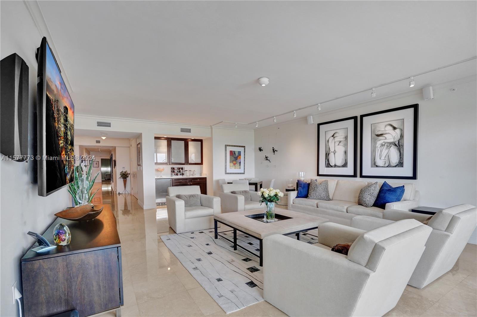 20201 E Country Club Dr # 1406