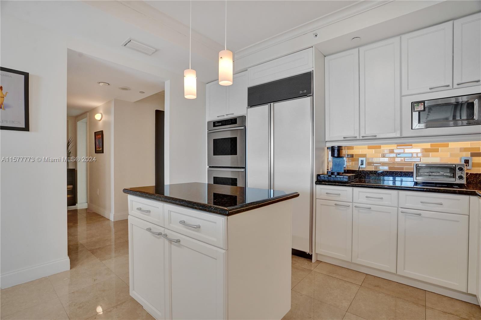 20201 E Country Club Dr # 1406