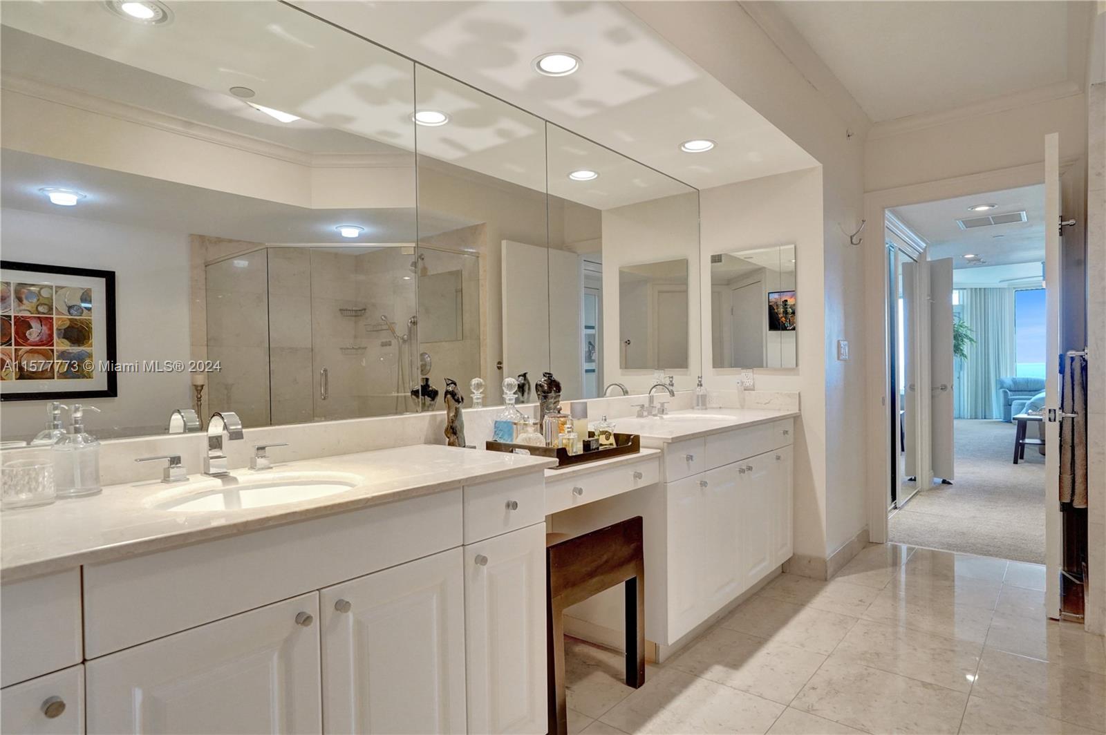 20201 E Country Club Dr # 1406