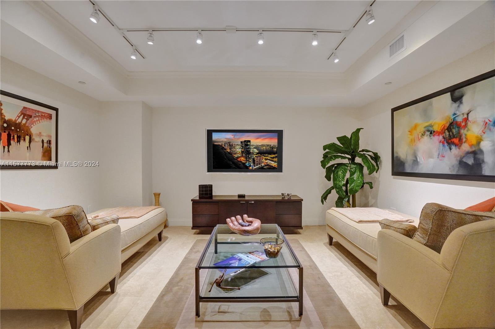 20201 E Country Club Dr # 1406