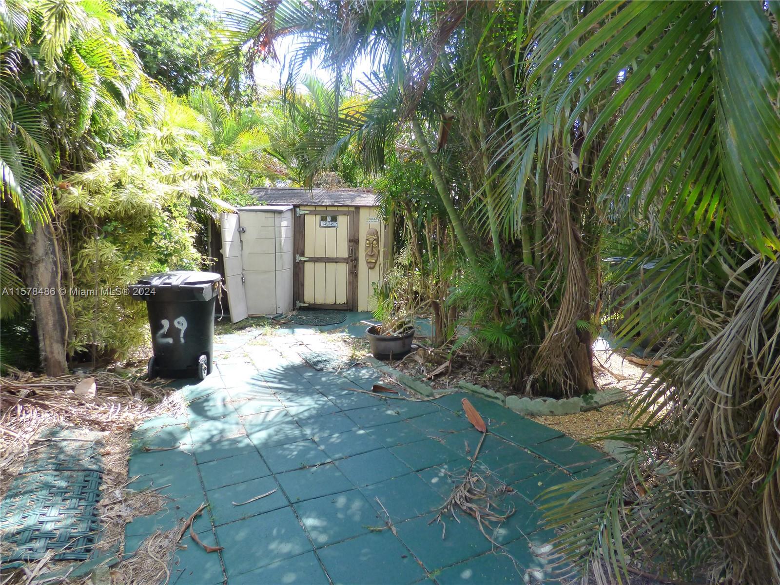 21 NW 169th St