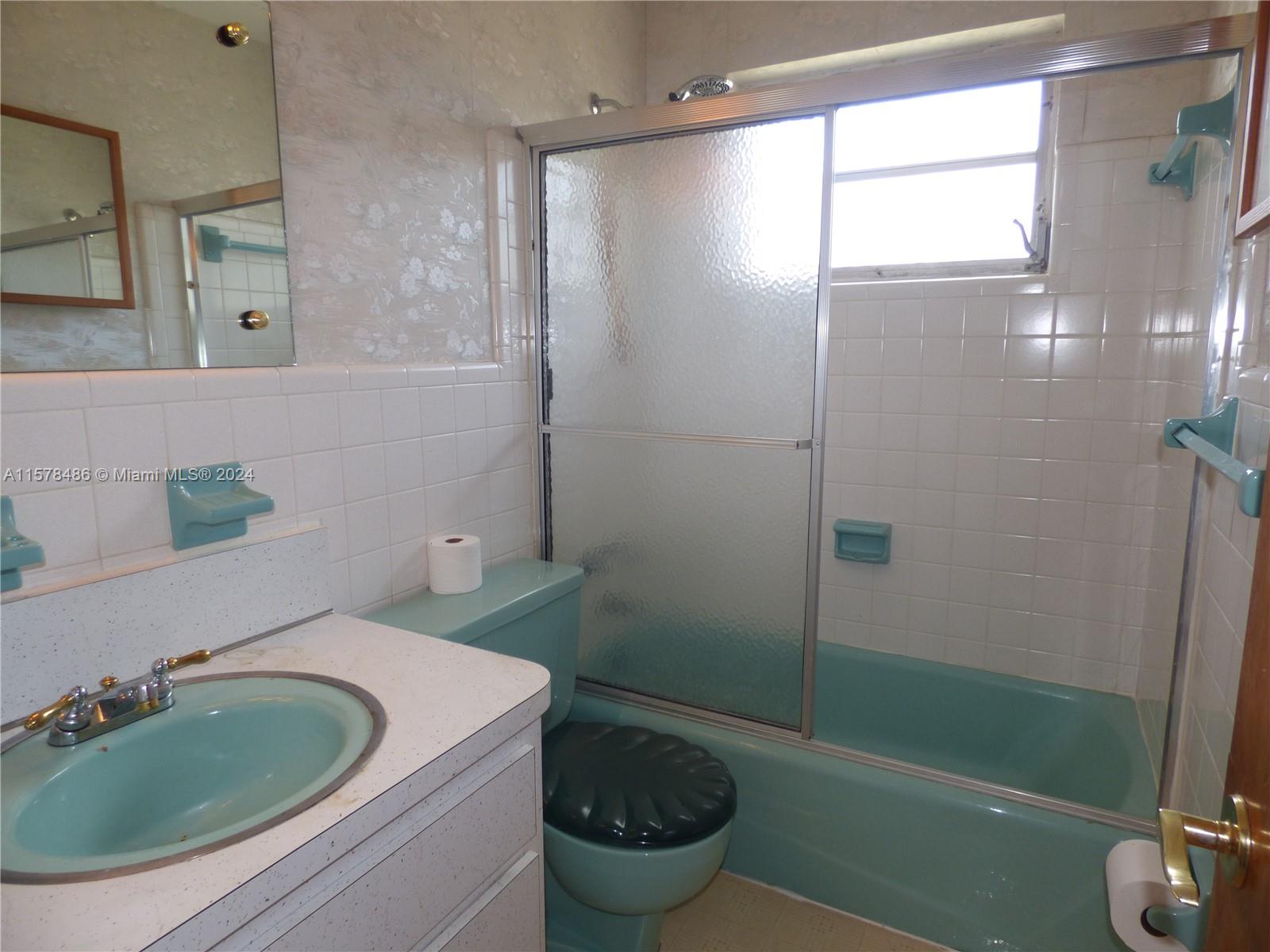 21 NW 169th St