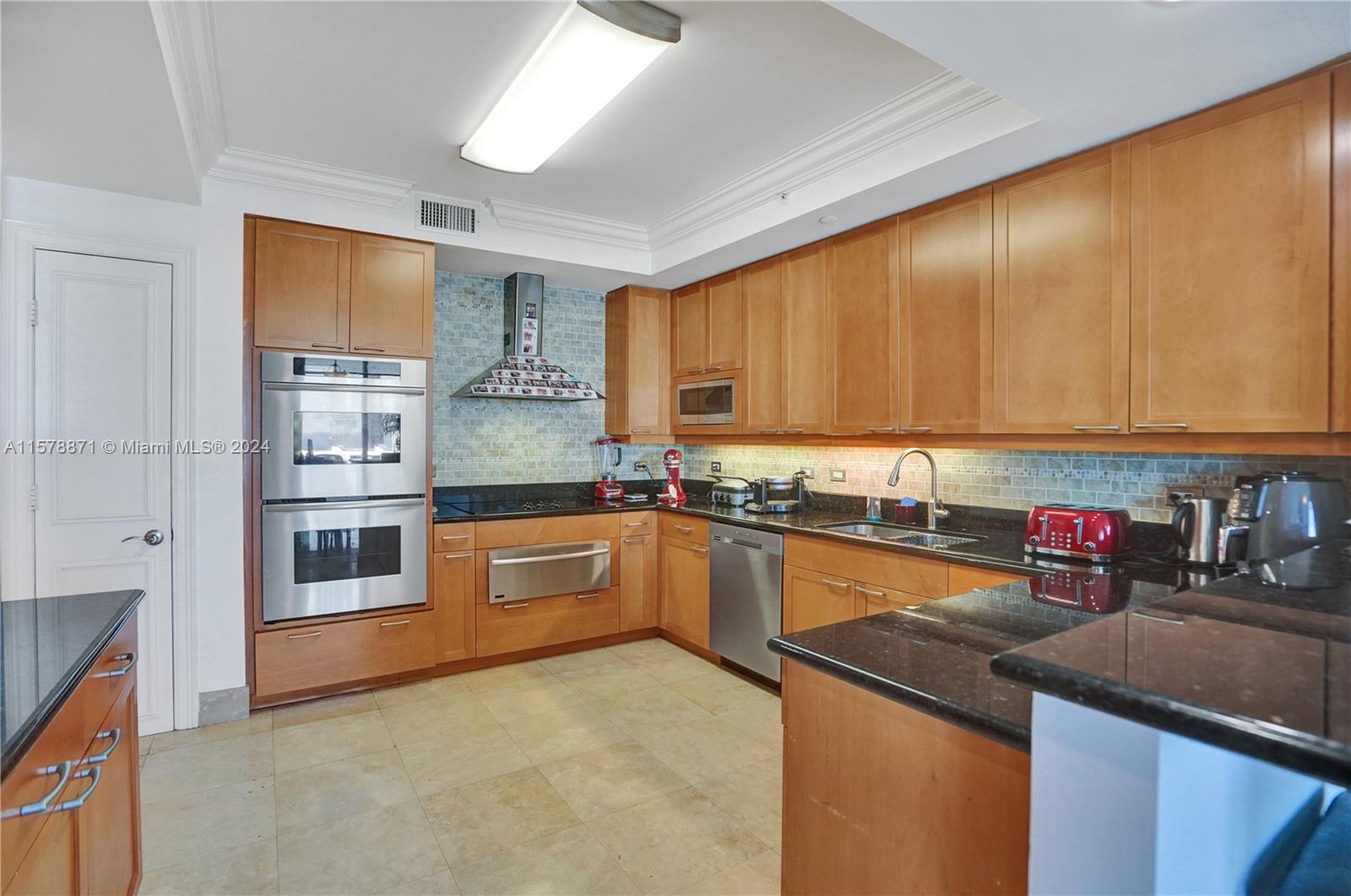 3201 NE 183rd St # 2705