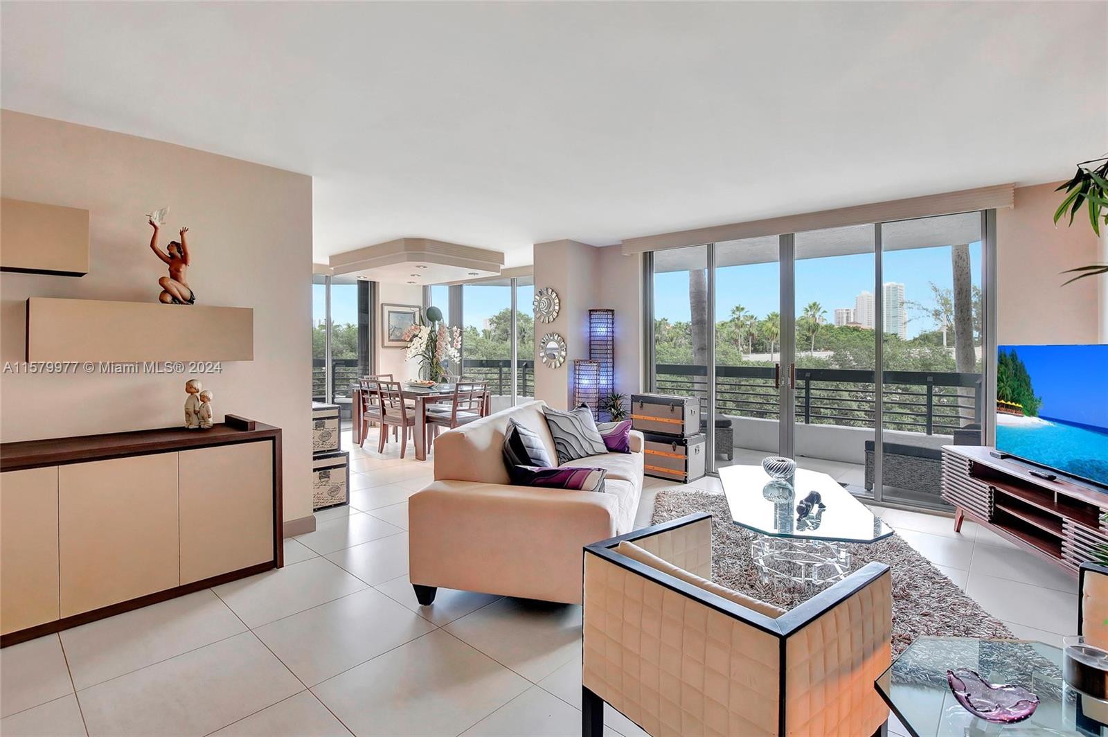 3500 Mystic Pointe Dr # 304