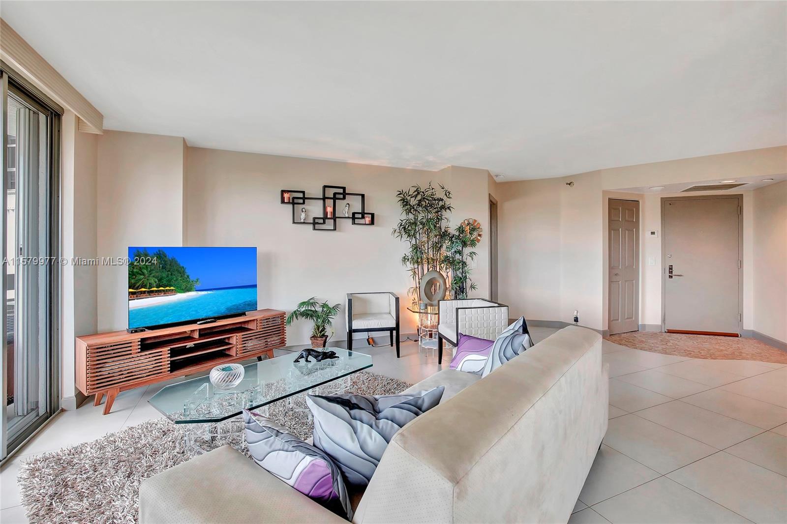 3500 Mystic Pointe Dr # 304