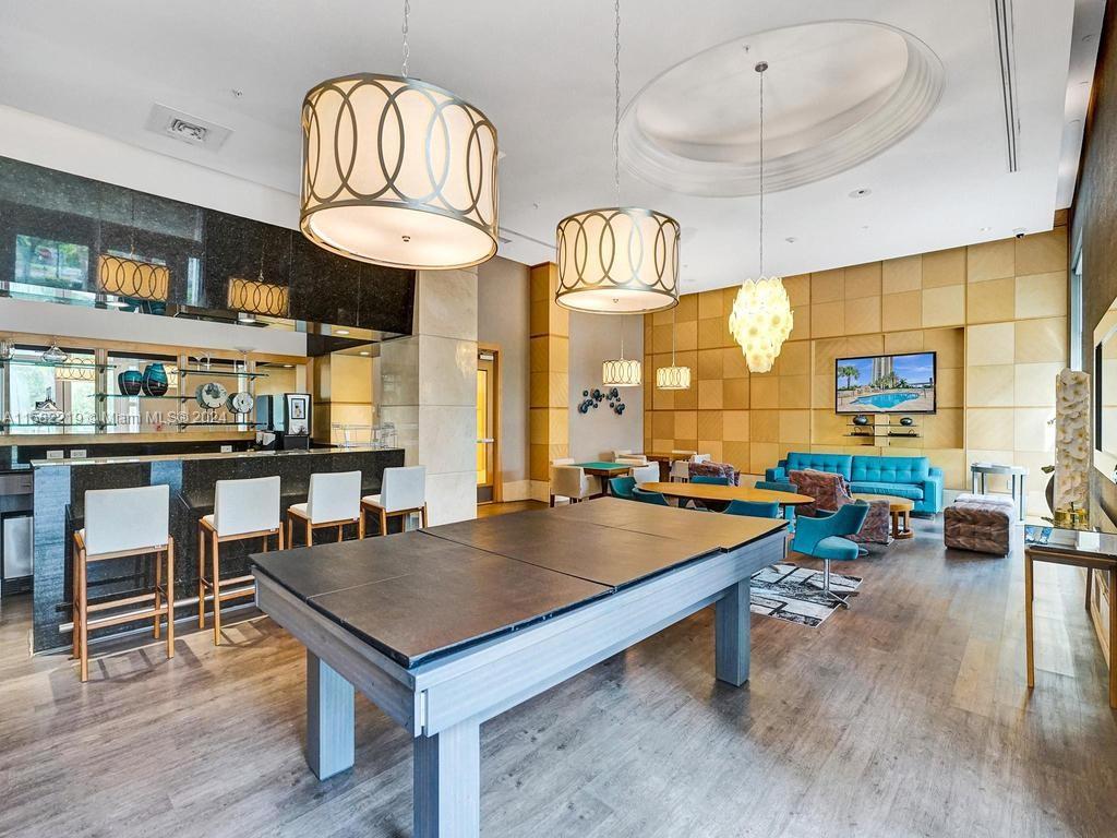 19400 Turnberry Way # 1911