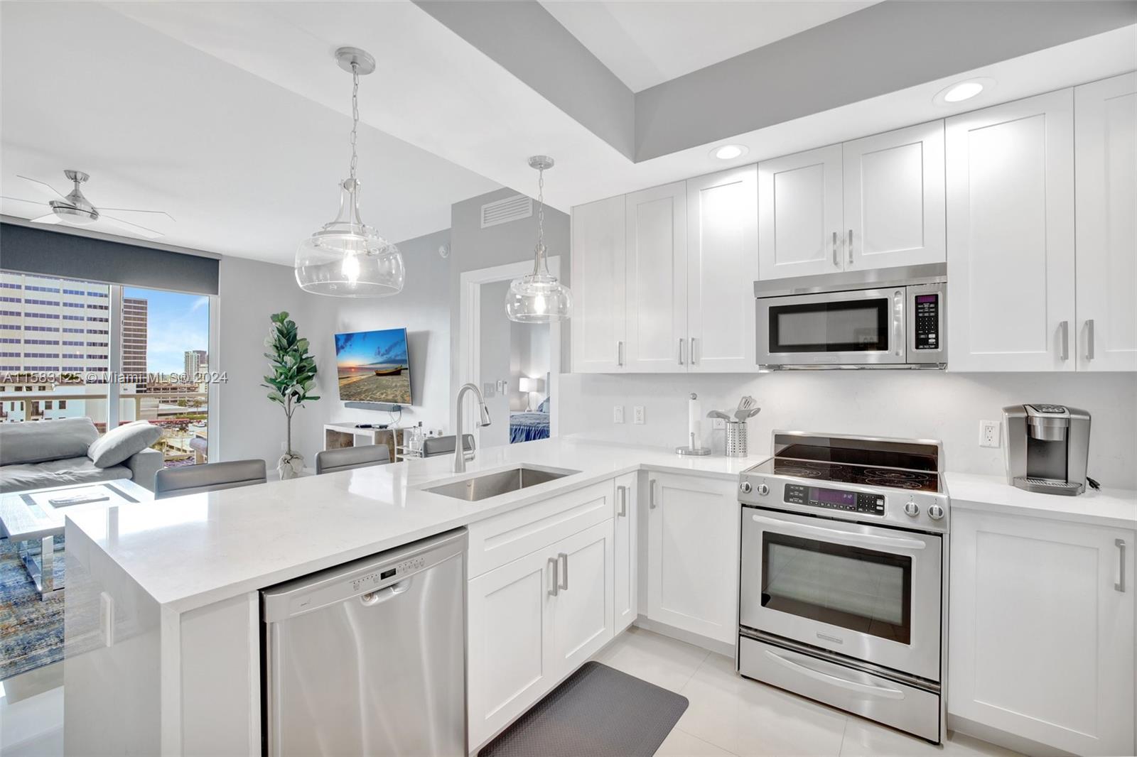 315 NE 3rd Ave # 1004