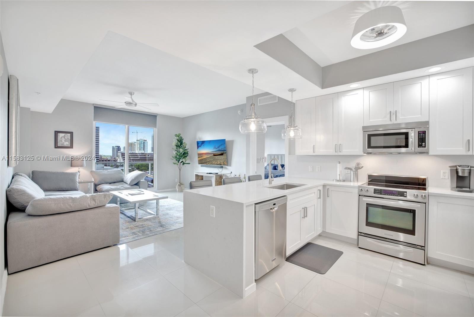 315 NE 3rd Ave # 1004
