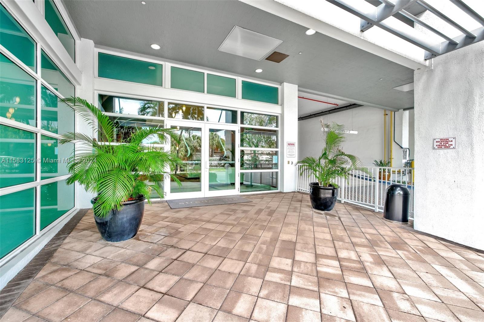 315 NE 3rd Ave # 1004