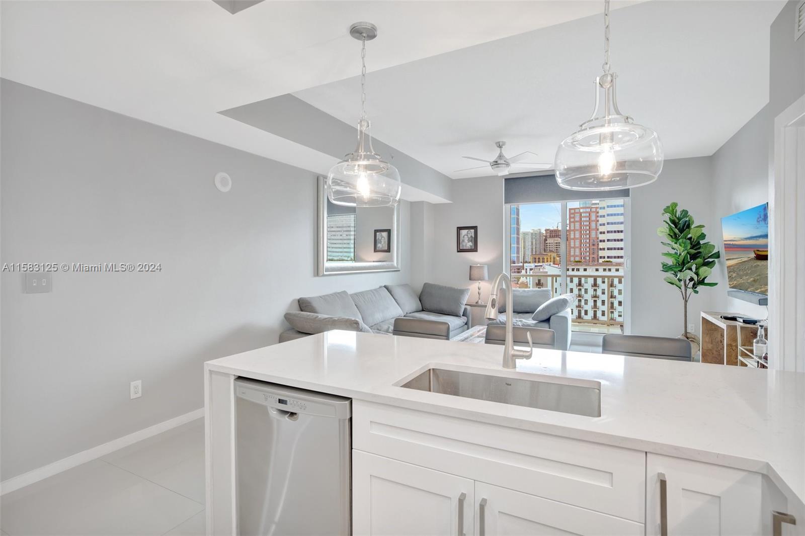 315 NE 3rd Ave # 1004