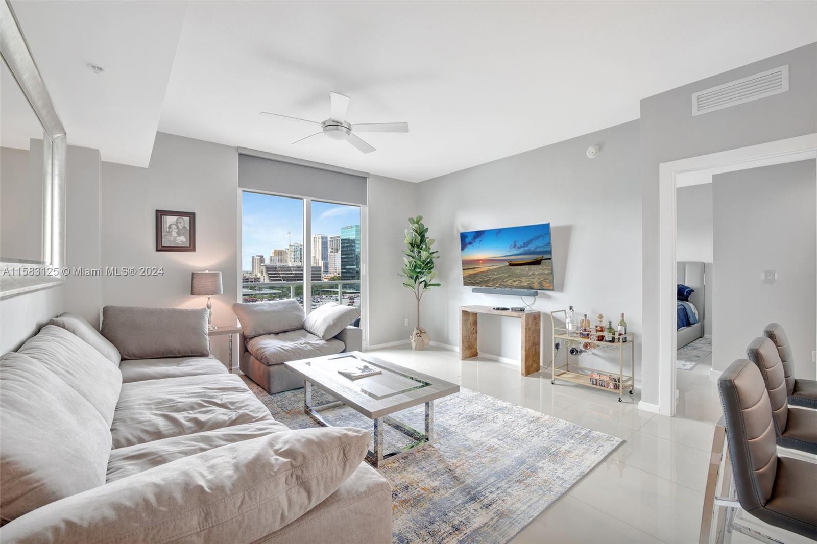 315 NE 3rd Ave # 1004