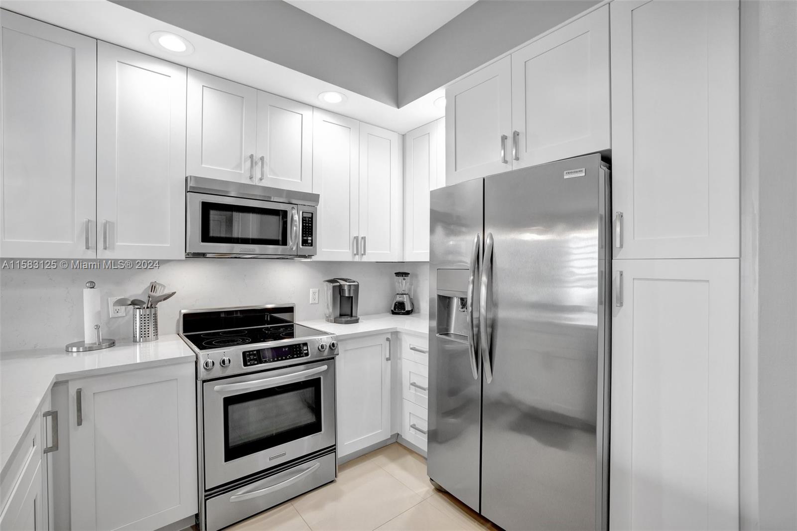315 NE 3rd Ave # 1004