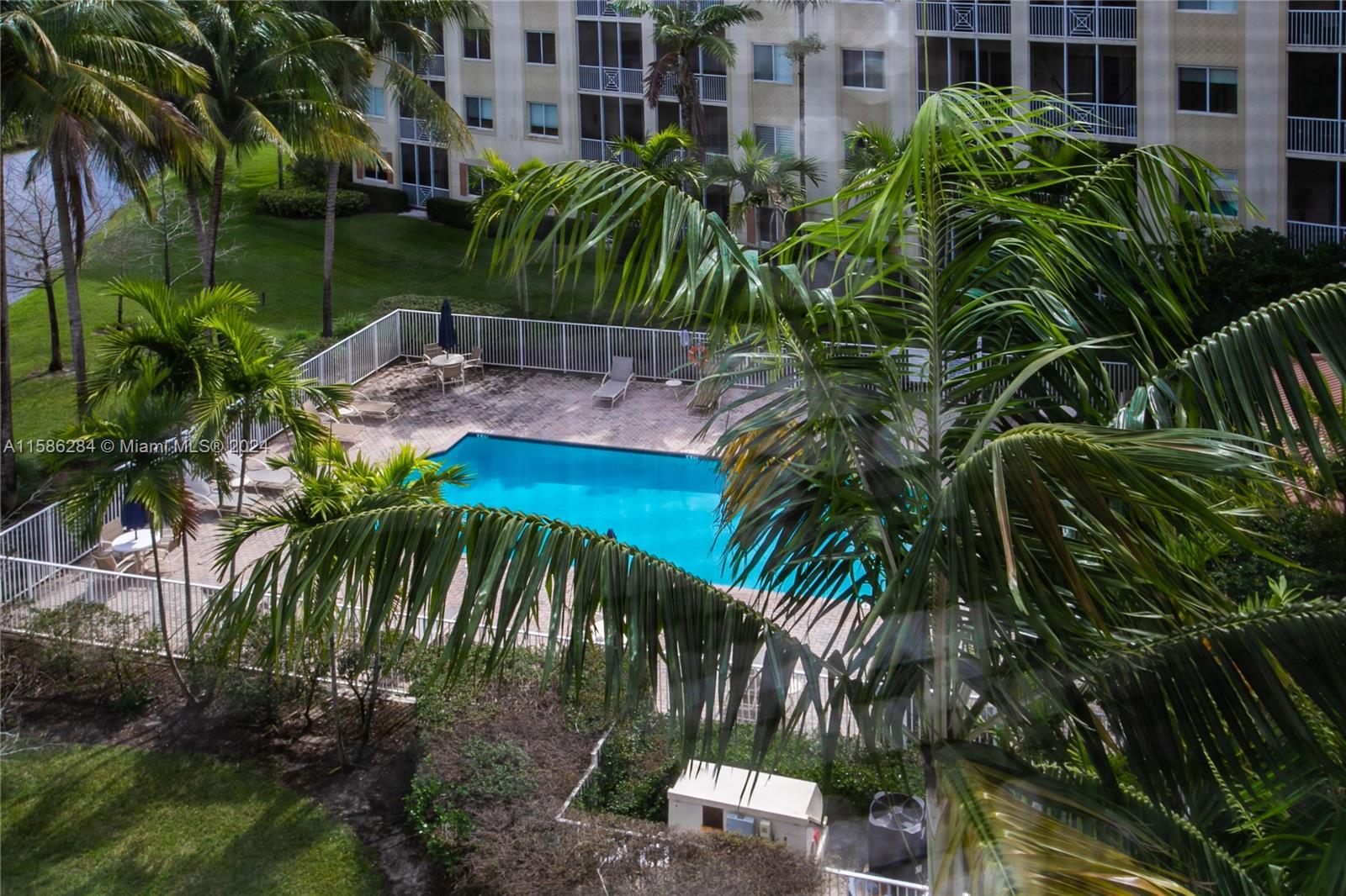 3600 Oaks Clubhouse Dr # 508