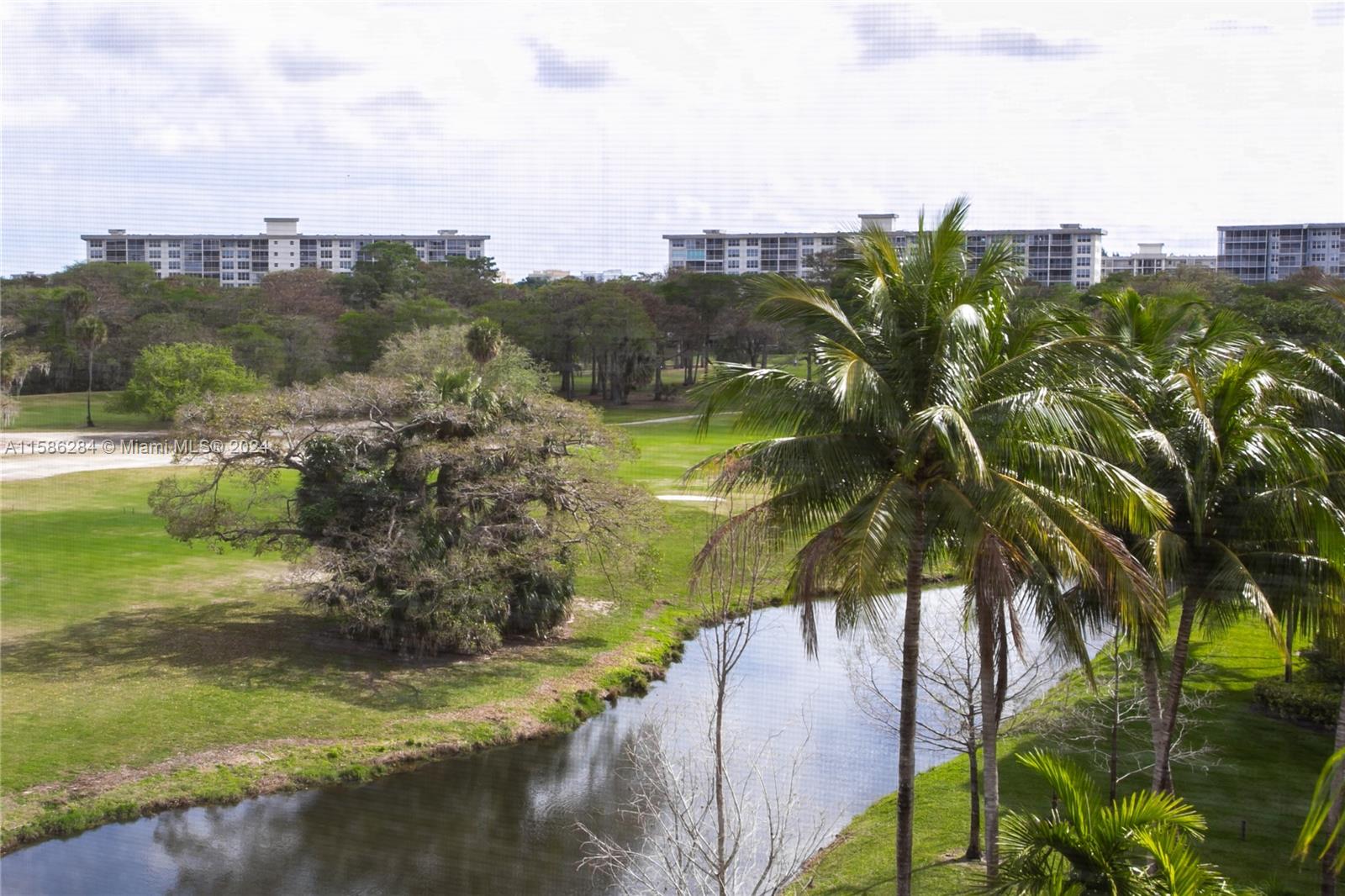 3600 Oaks Clubhouse Dr # 508