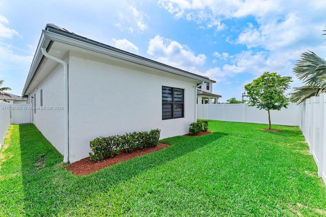 4176 SW 175th Ter