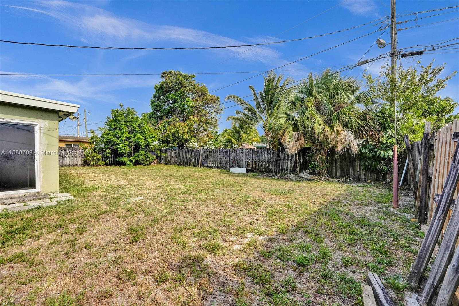 5481 NW 11th St