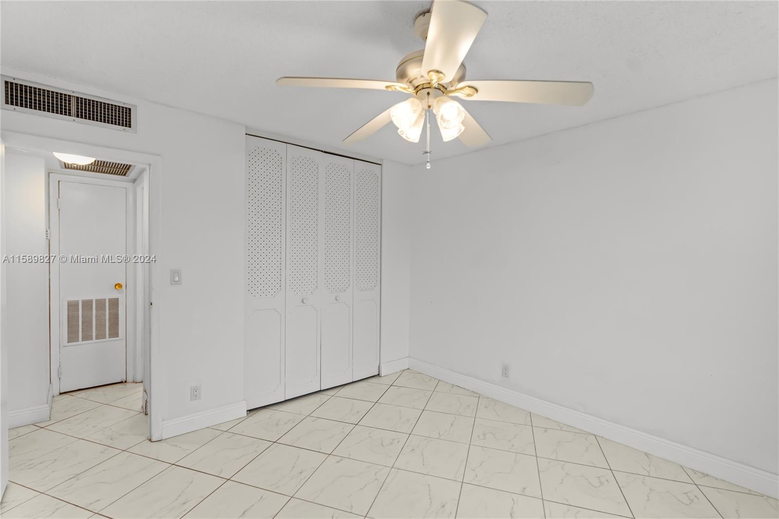 20500 W Country Club Dr # 202