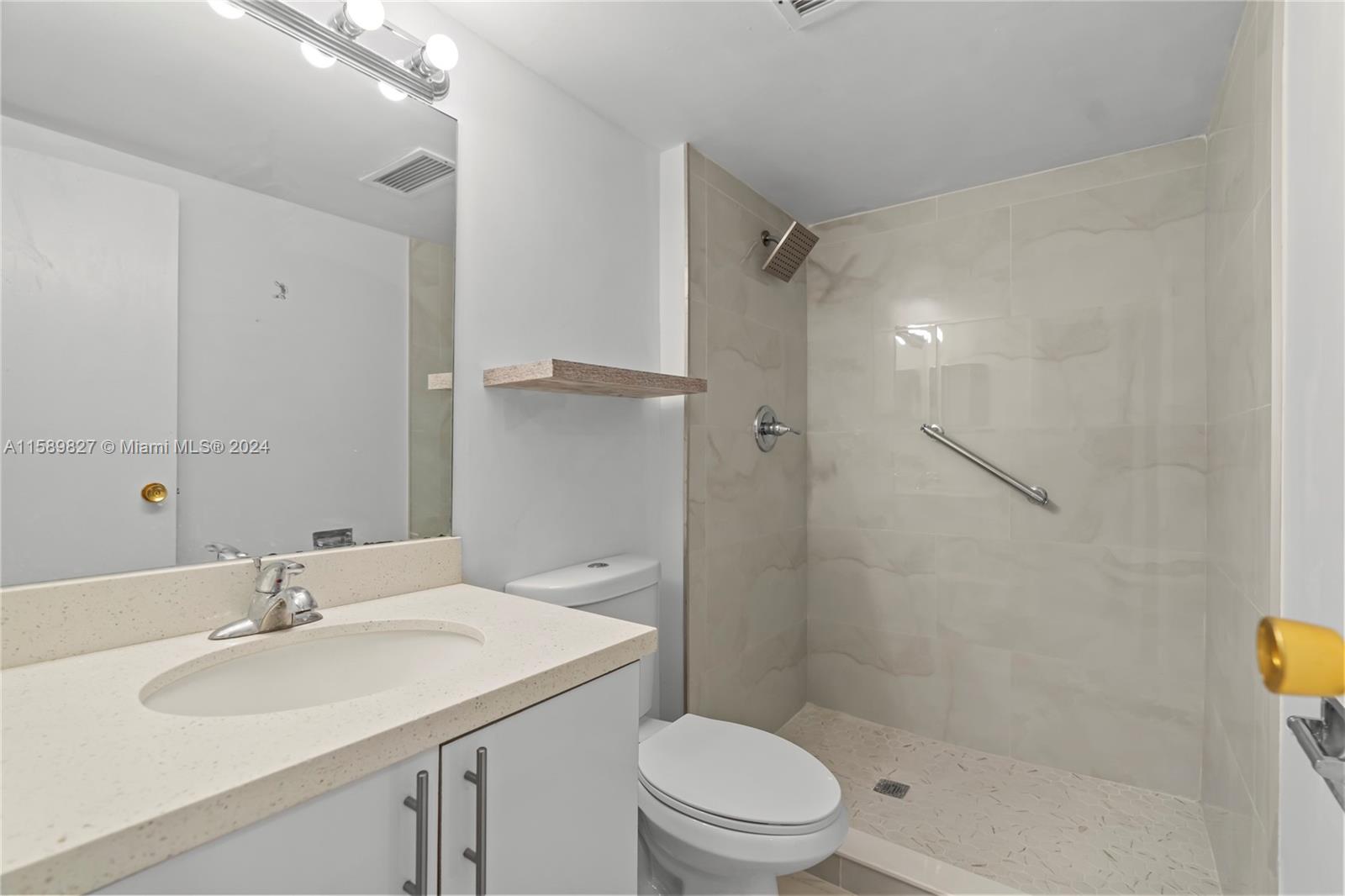 20500 W Country Club Dr # 202