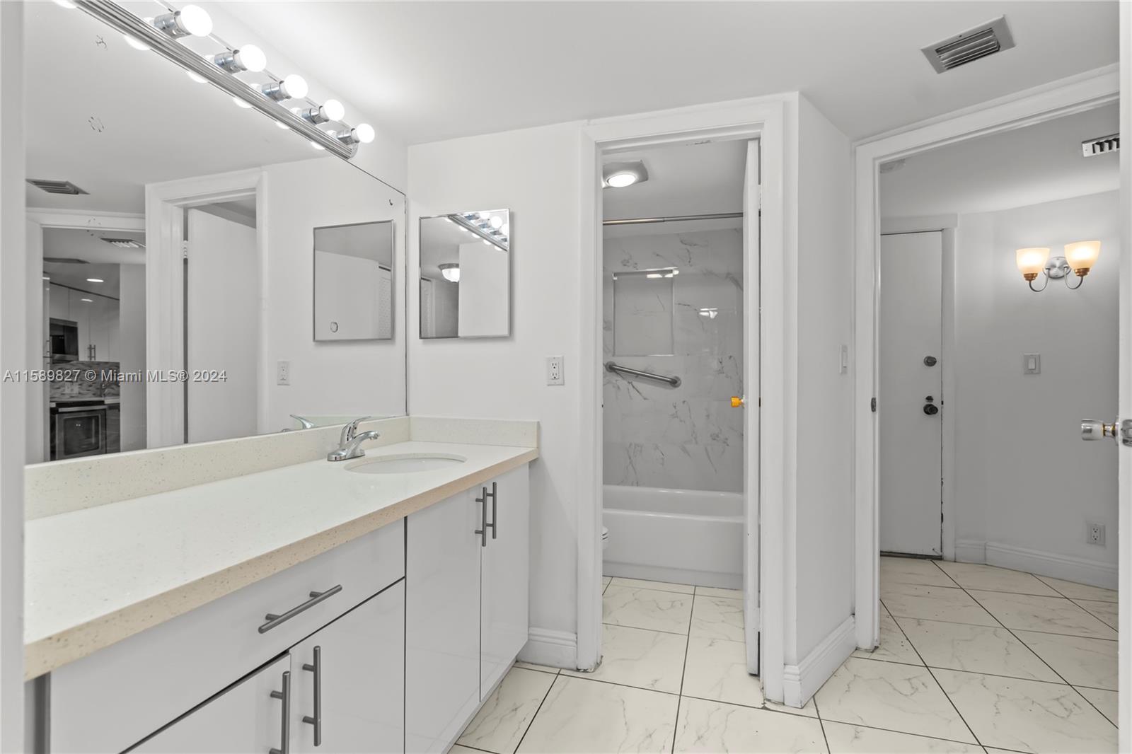 20500 W Country Club Dr # 202