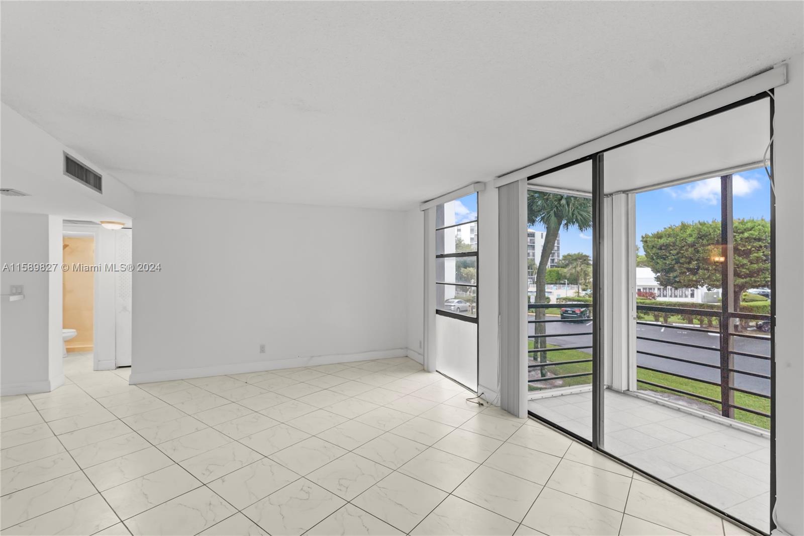 20500 W Country Club Dr # 202