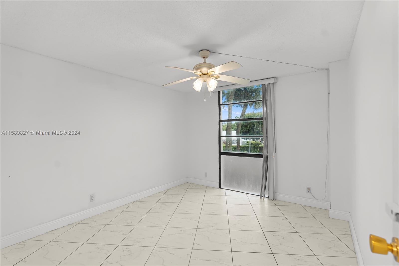 20500 W Country Club Dr # 202