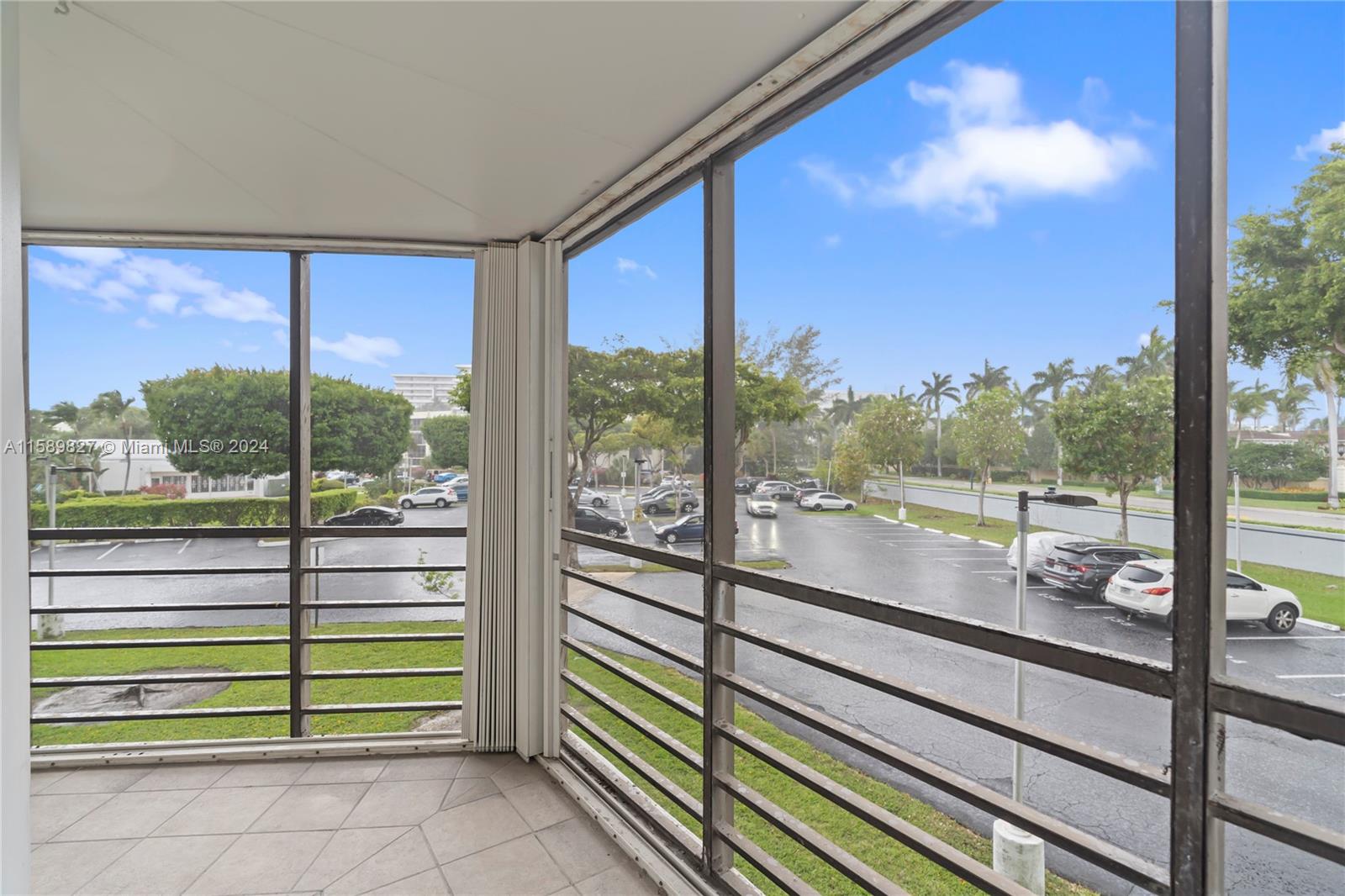 20500 W Country Club Dr # 202