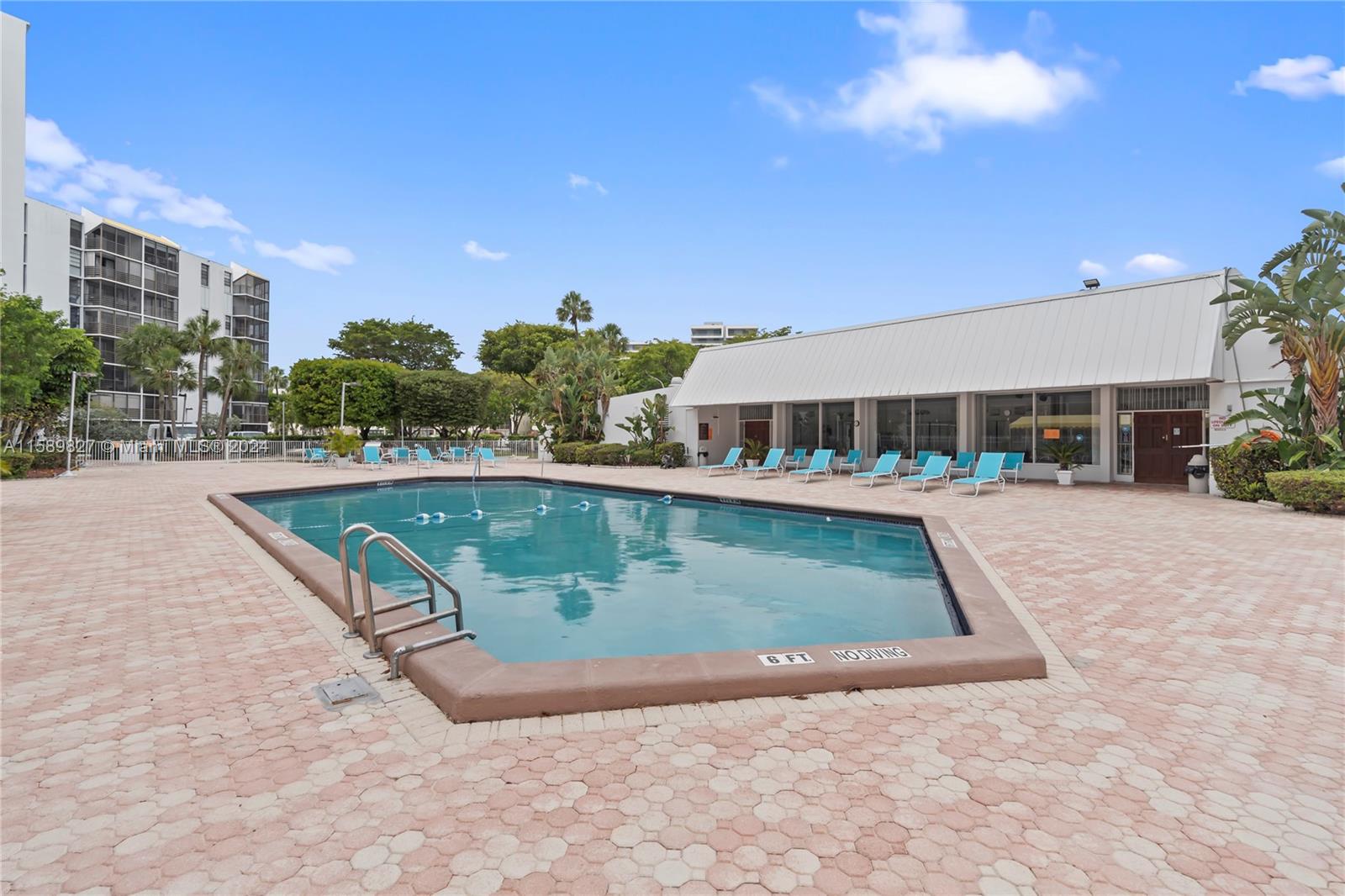 20500 W Country Club Dr # 202
