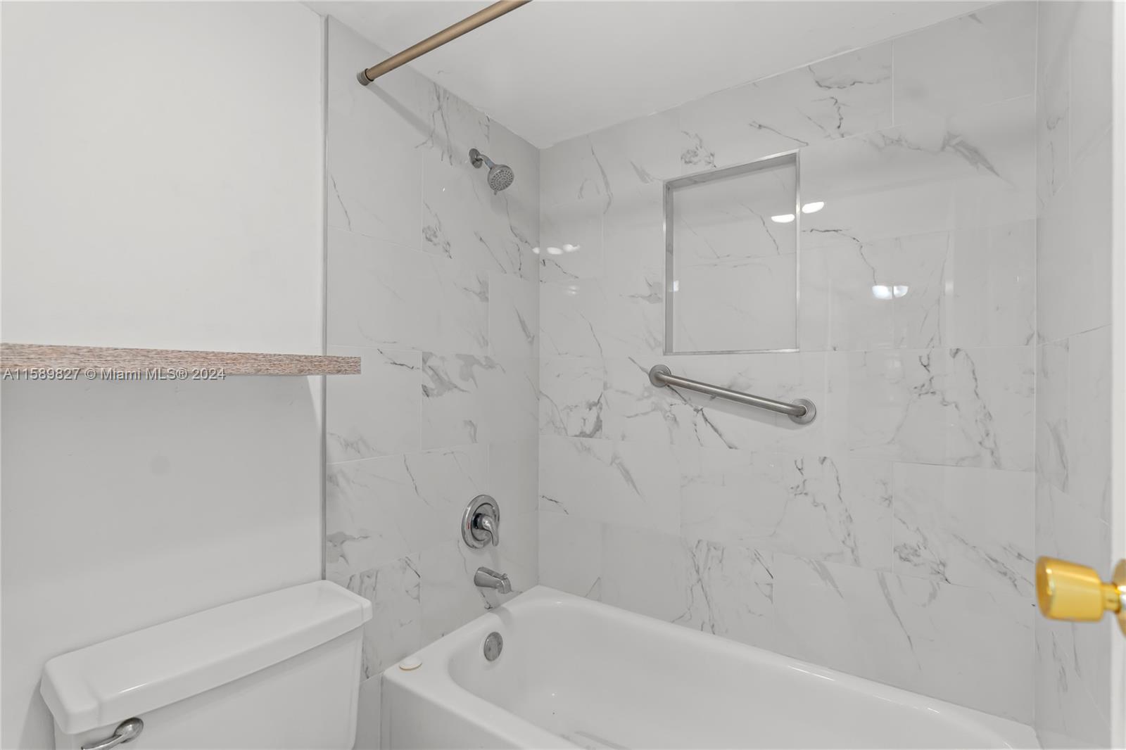 20500 W Country Club Dr # 202