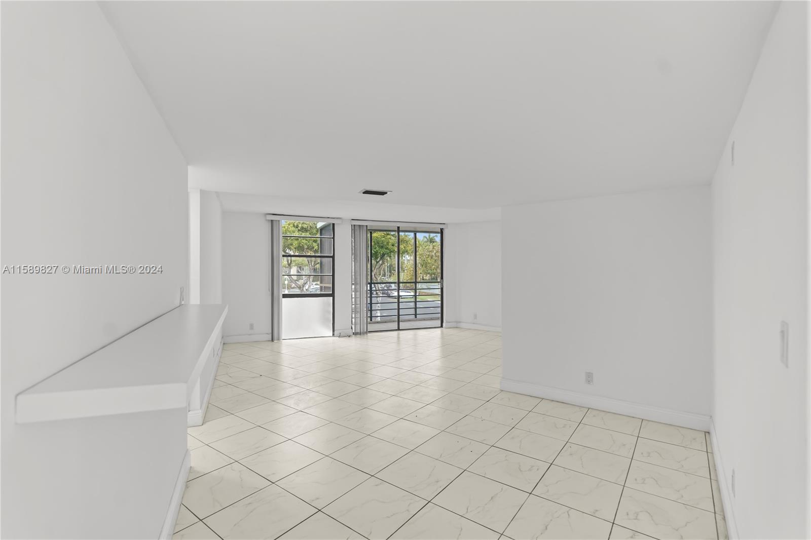 20500 W Country Club Dr # 202