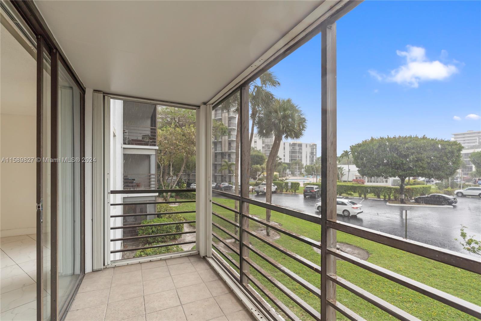 20500 W Country Club Dr # 202