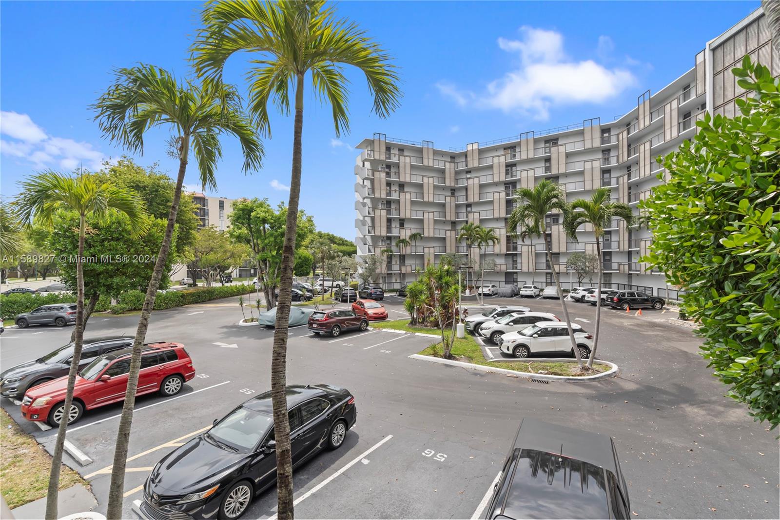 20500 W Country Club Dr # 202