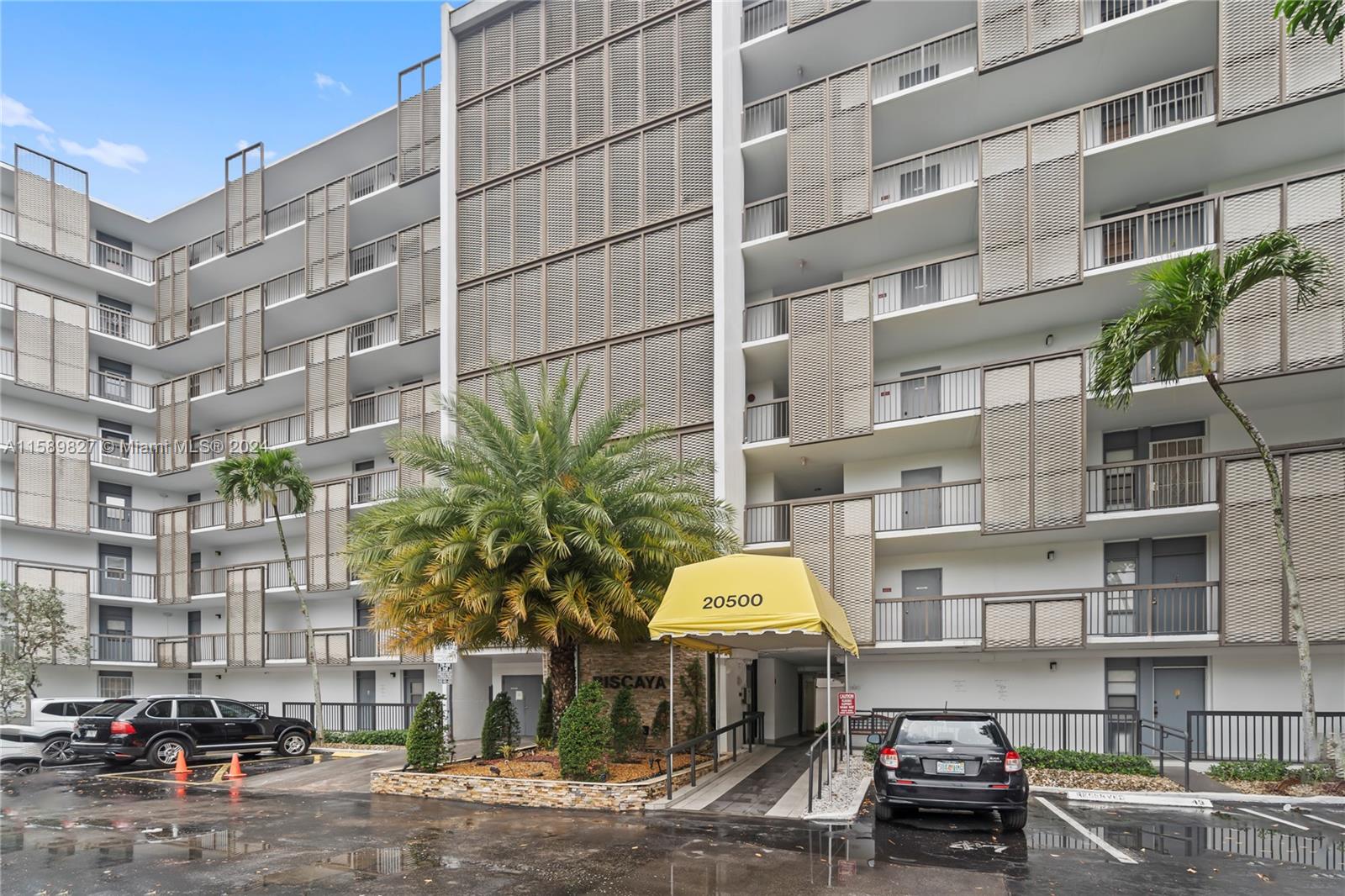20500 W Country Club Dr # 202