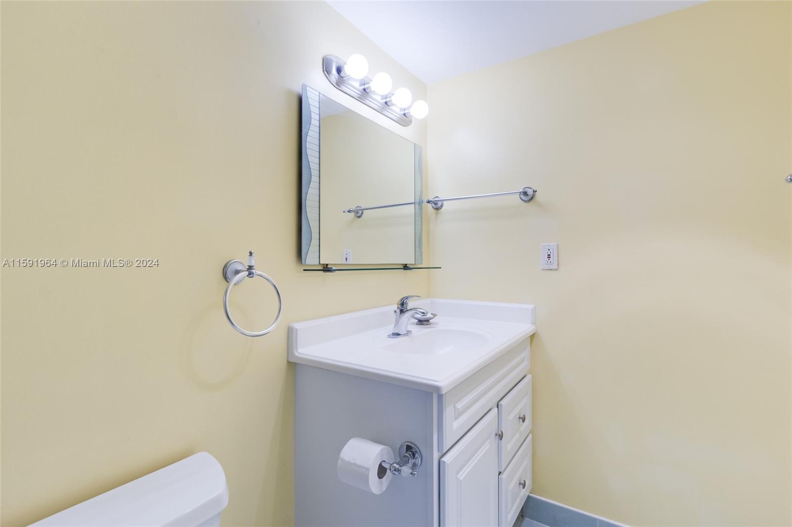 315 SE 11th Ter # 304