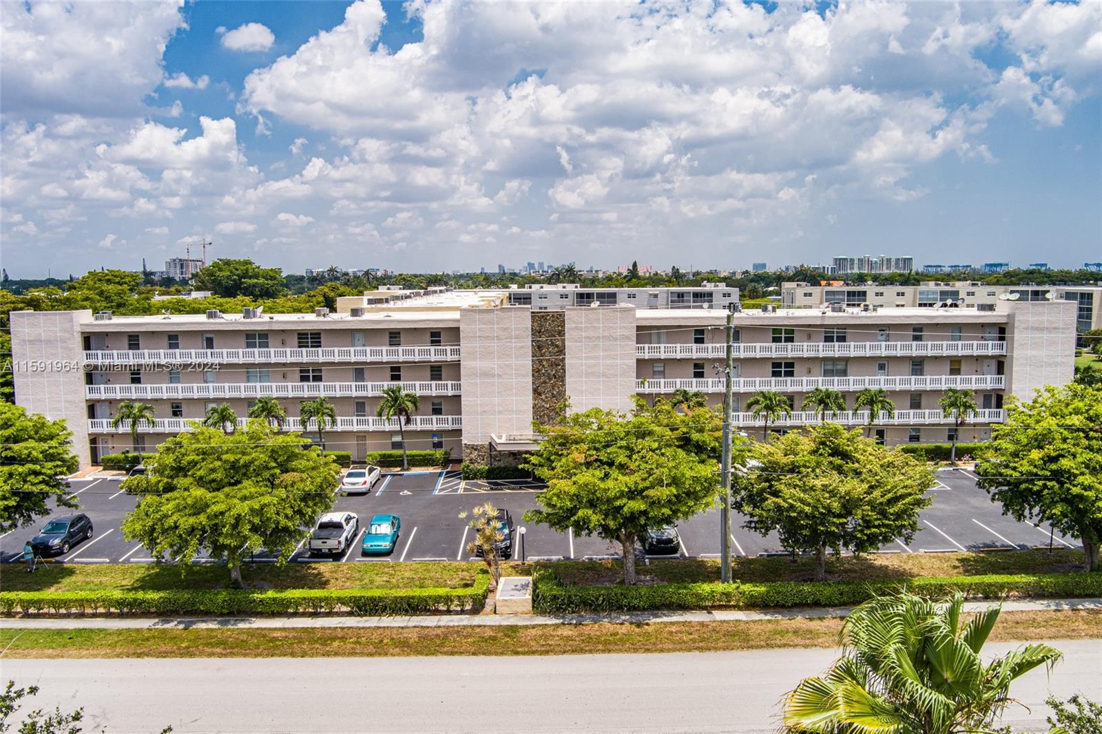 315 SE 11th Ter # 304