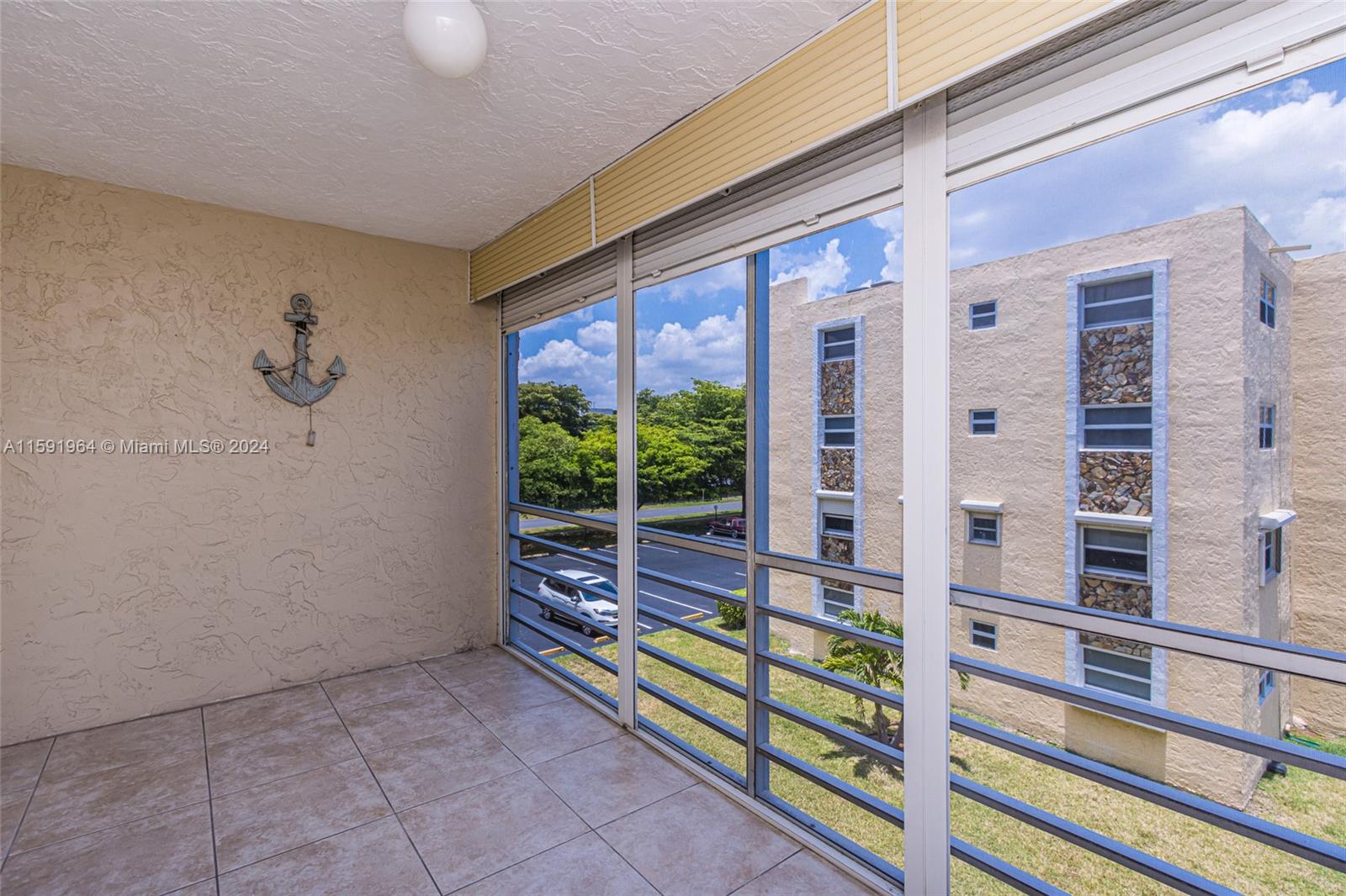 315 SE 11th Ter # 304