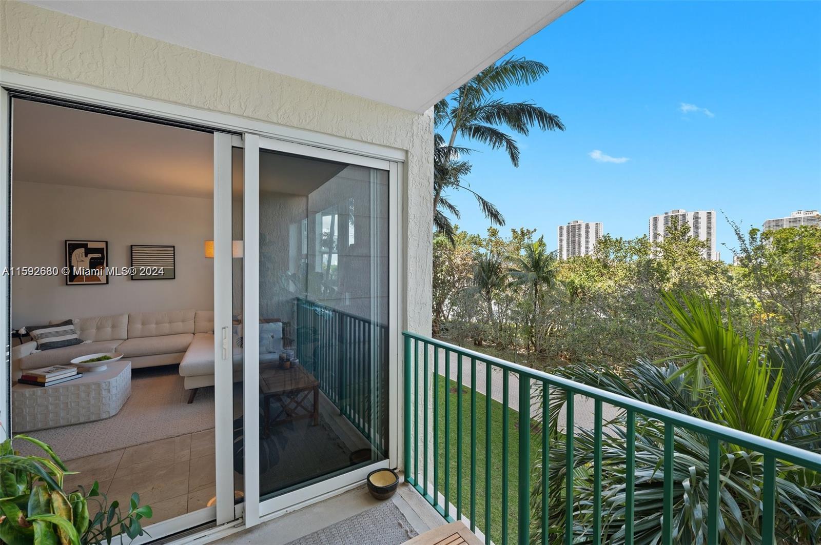 20000 E Country Club Dr # 314