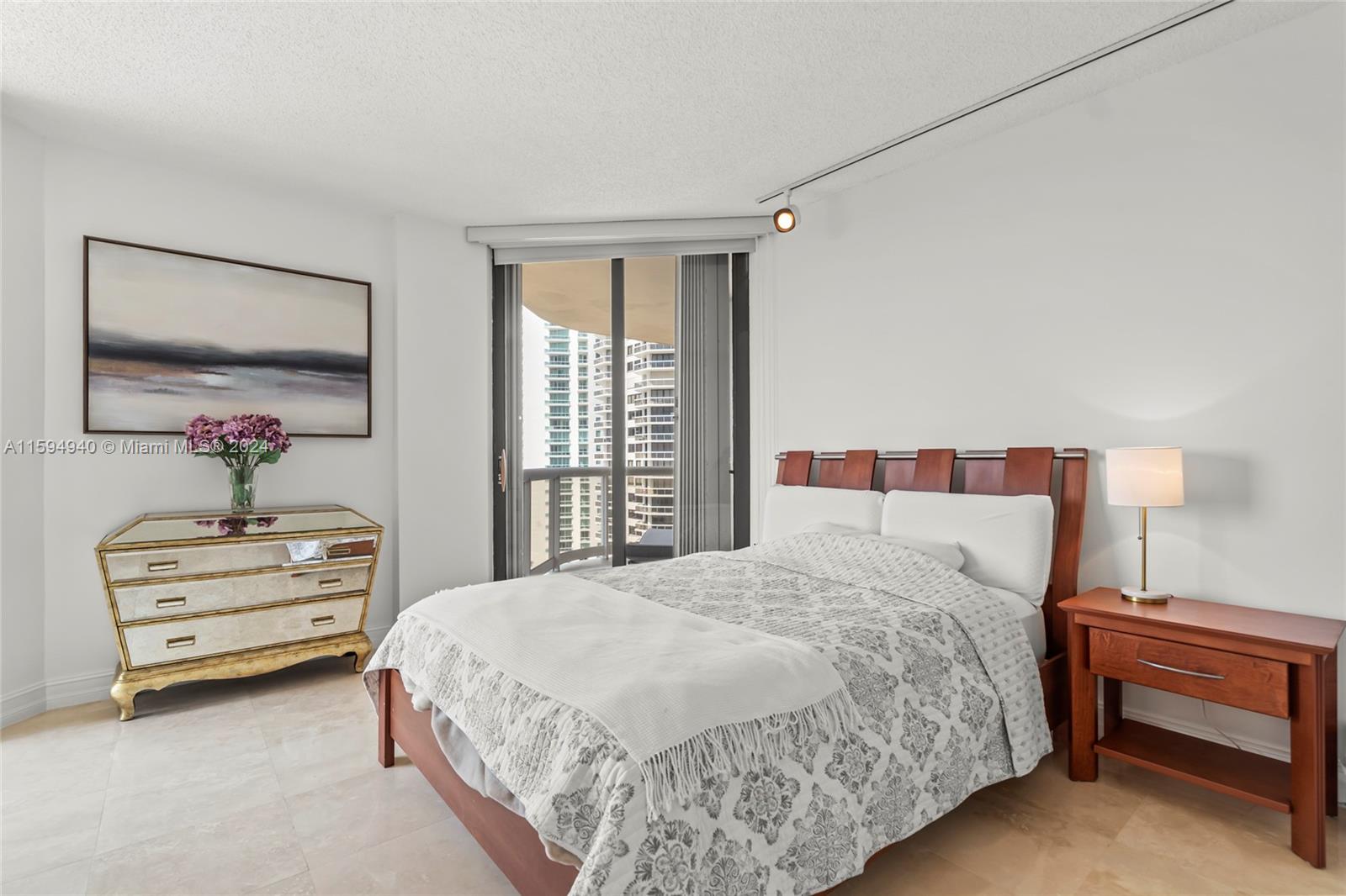 20191 E Country Club Dr # 1609