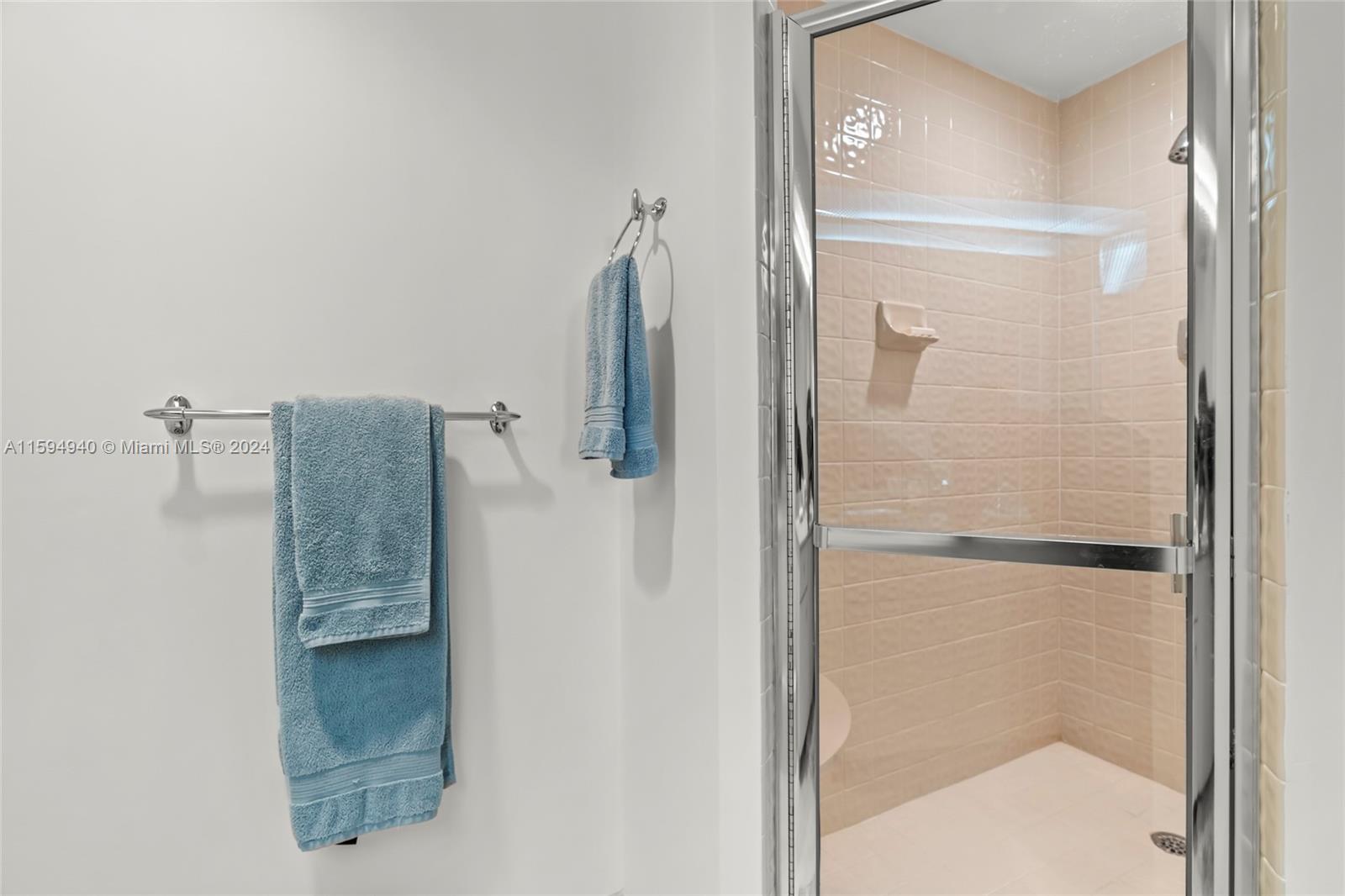 20191 E Country Club Dr # 1609