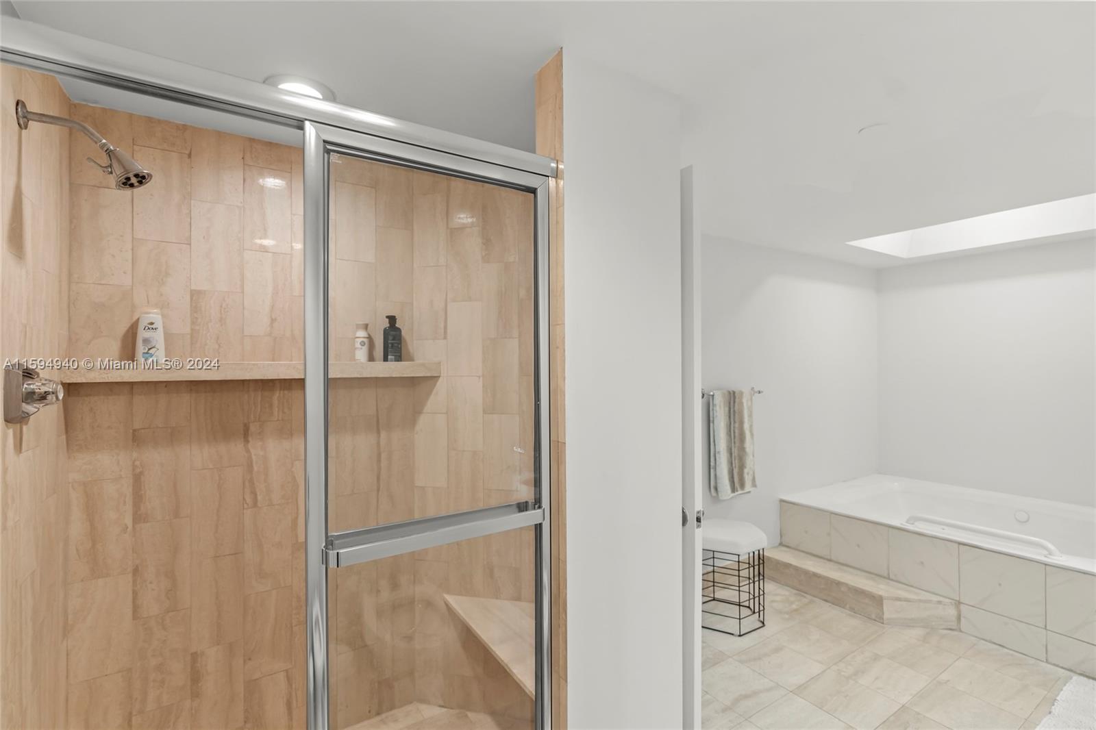 20191 E Country Club Dr # 1609