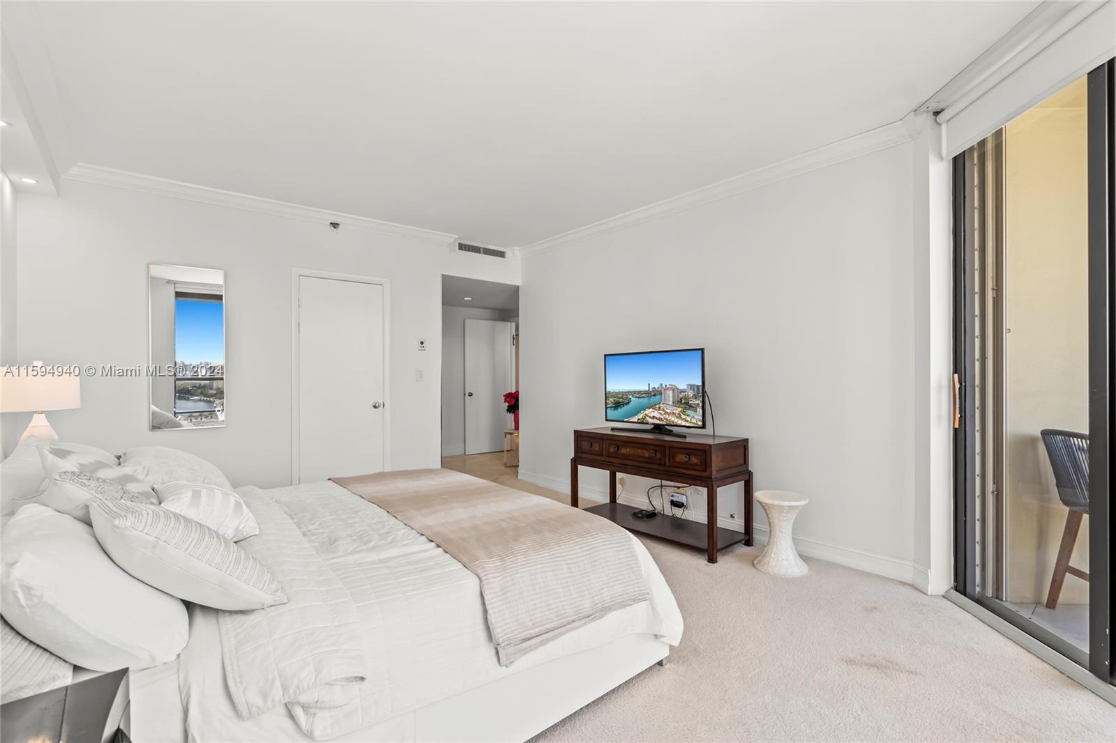 20191 E Country Club Dr # 1609